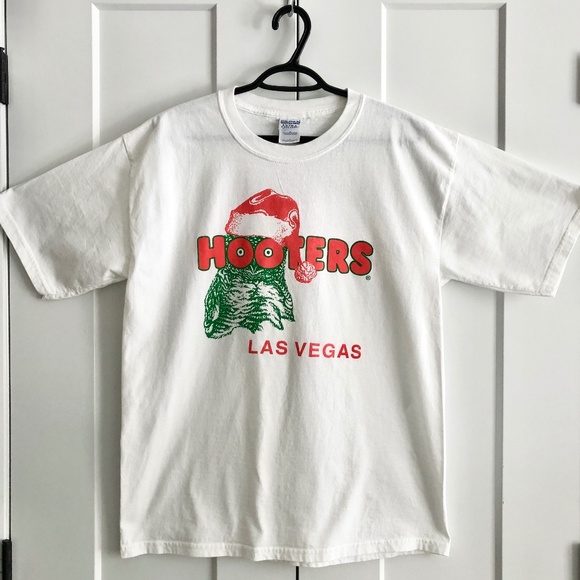 Hooters, Las Vegas, Vintage T-Shirt, Christmas Shirt Say No To Fruitcake, Size L - Picture 1 of 12